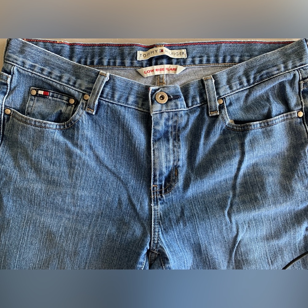 TOMMY HILFIGER Low-Rise Flared Jeans - Picture 3 of 7